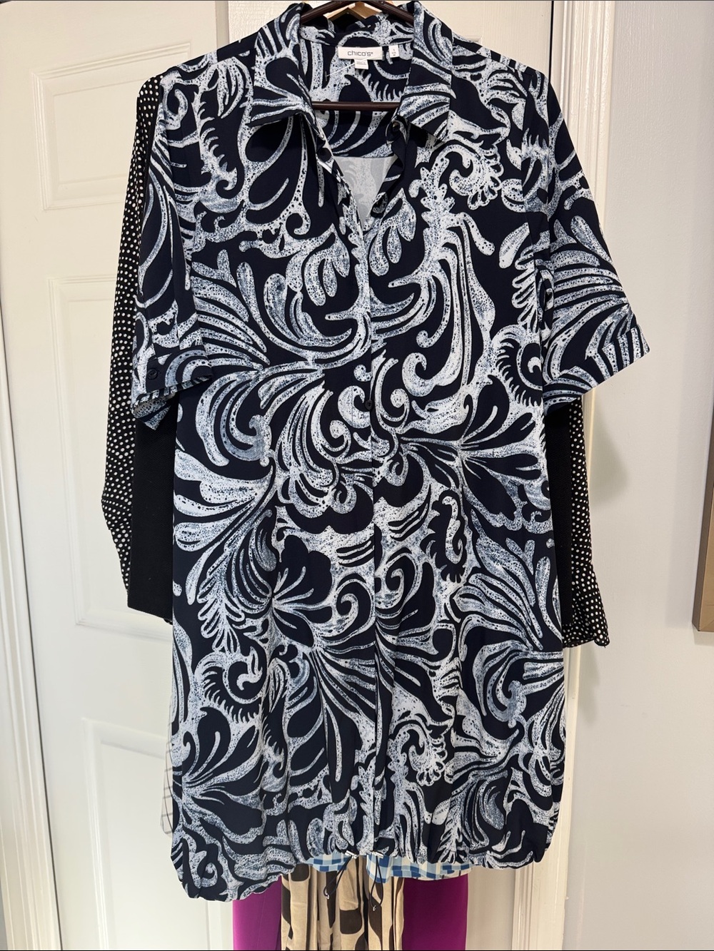 Chico's Navy and White Swirl-Print Short-Sleeve Button-Down Shirt size medium